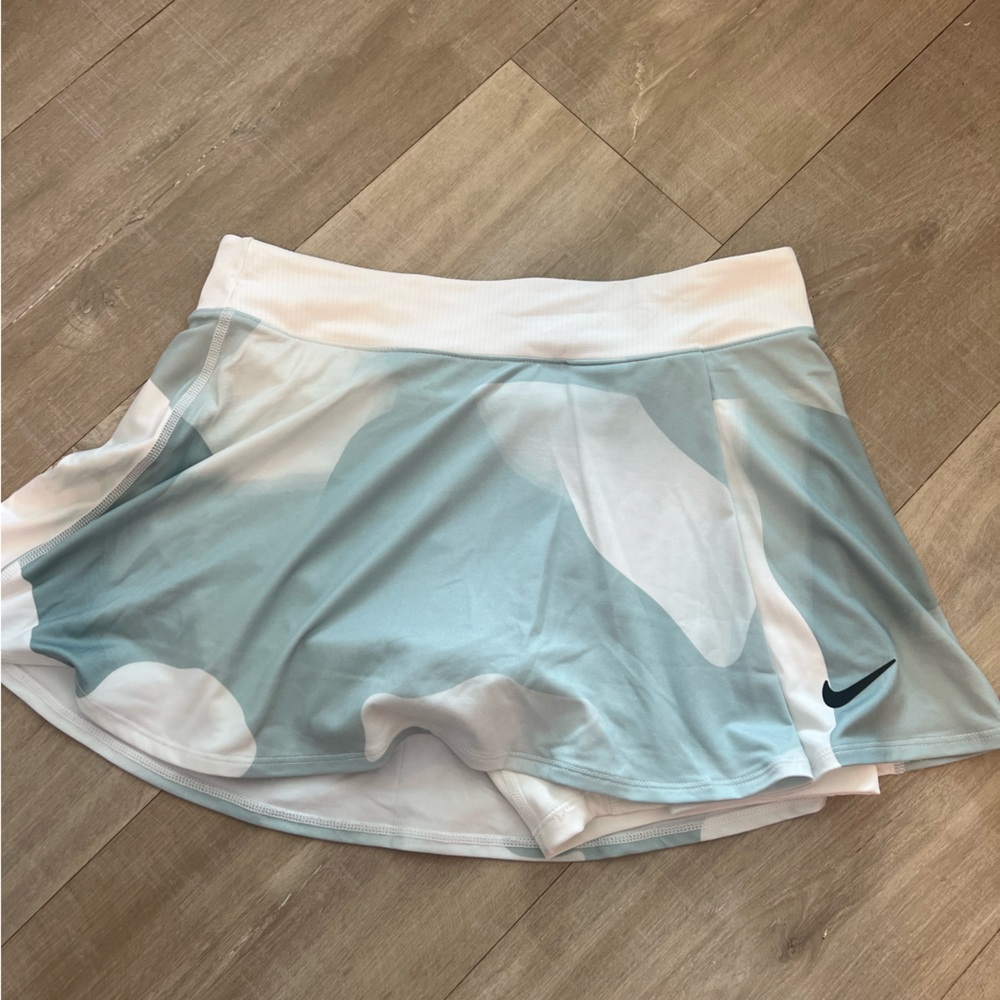 Brand new Nike tennis SKORT